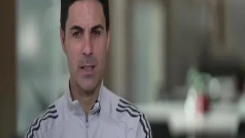 黄思静力挺：本土球员团结协作，携手挺进总决赛！